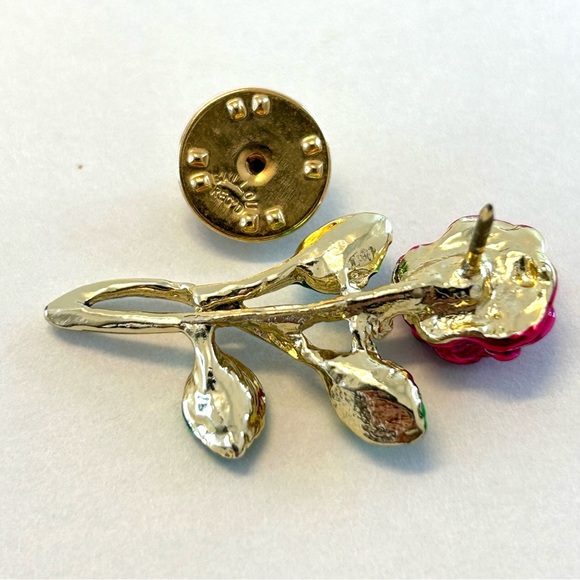 Vintage Single Rose Reddish Pink And Green Lapel Tack Pin Ballou Reg D Gold Tone - Picture 2 of 5